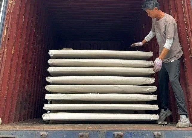 Mixed-size loading available Mixed-size loading available
